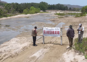 Profepa clausura banco de extracción ilegal en el río Colotepec y evita mayor daño ambiental
