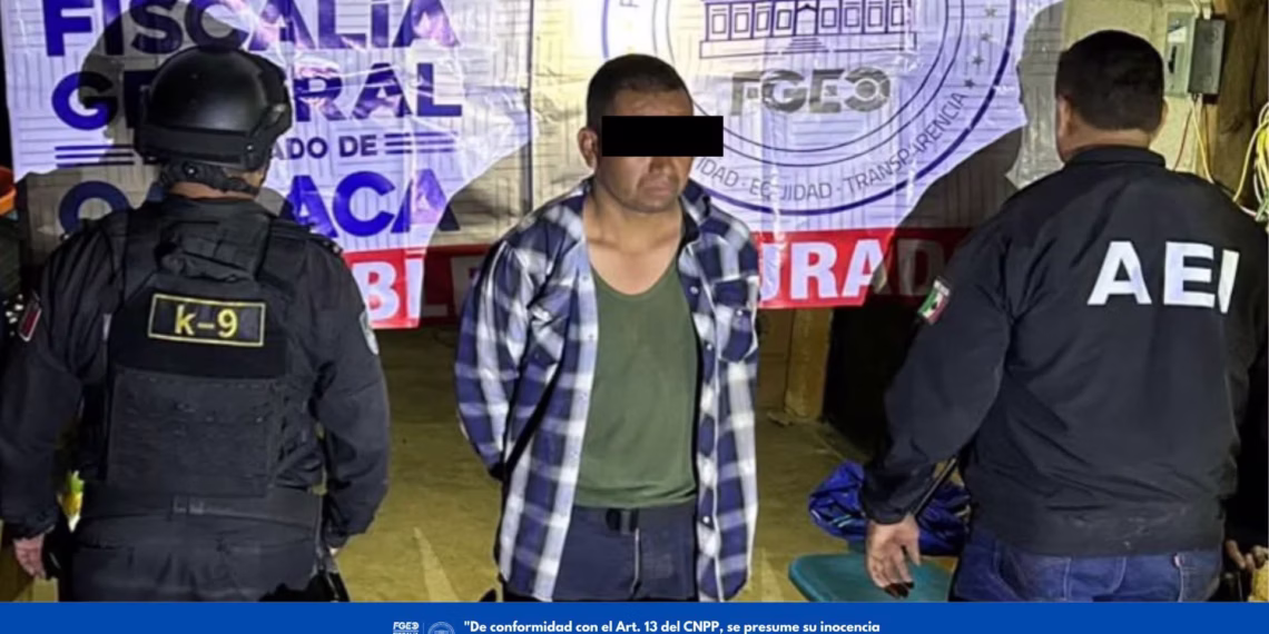 Fiscalía de Oaxaca ejecuta cateo en Santa María Peñoles; asegura armas de fuego, presuntas drogas y detiene a una persona