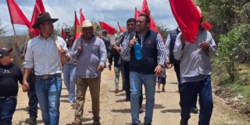 Fiscalía despliega operativo tras ataque armado contra el exalcalde José Alberto Martínez Luna; se reporta estable.