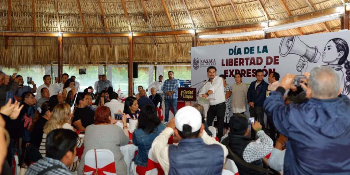 Reconoce Ray Chagoya la labor periodística y refrenda su compromiso con la libertad de expresión en Oaxaca de Juárez