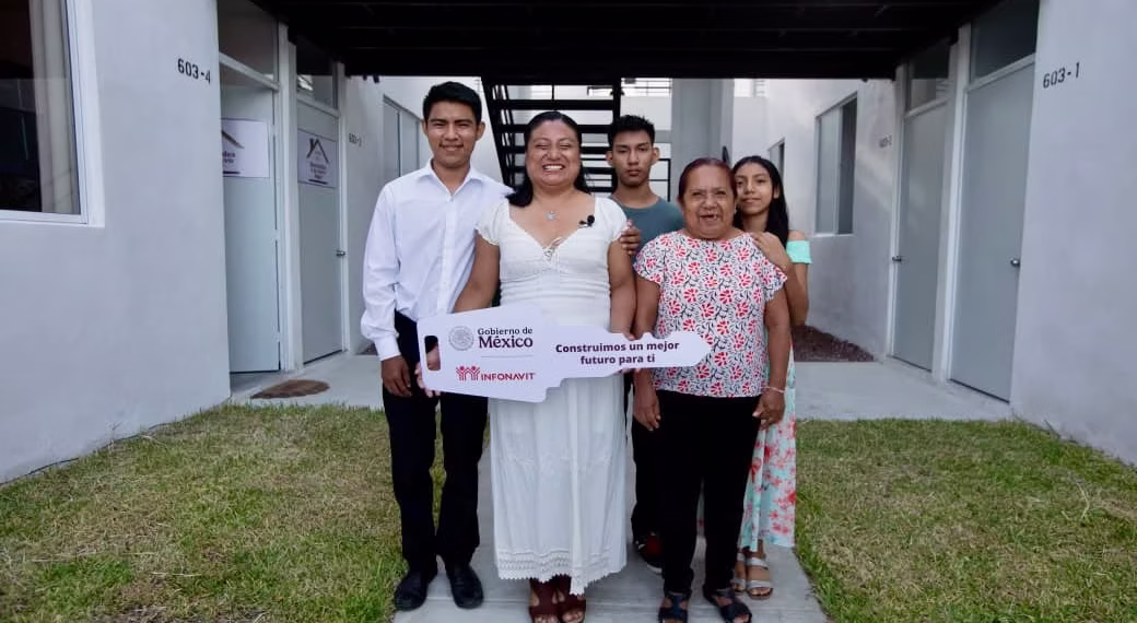 INFONAVIT REALIZA ENTREGA DE VIVIENDAS DEL BIENESTAR A DERECHOHABIENTES DE SAN LUIS POTOSÍ