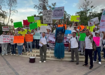Trabajadores de la UTVCO mantienen paro indefinido y dan voto de confianza al Gobierno de Oaxaca