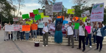 Trabajadores de la UTVCO mantienen paro indefinido y dan voto de confianza al Gobierno de Oaxaca