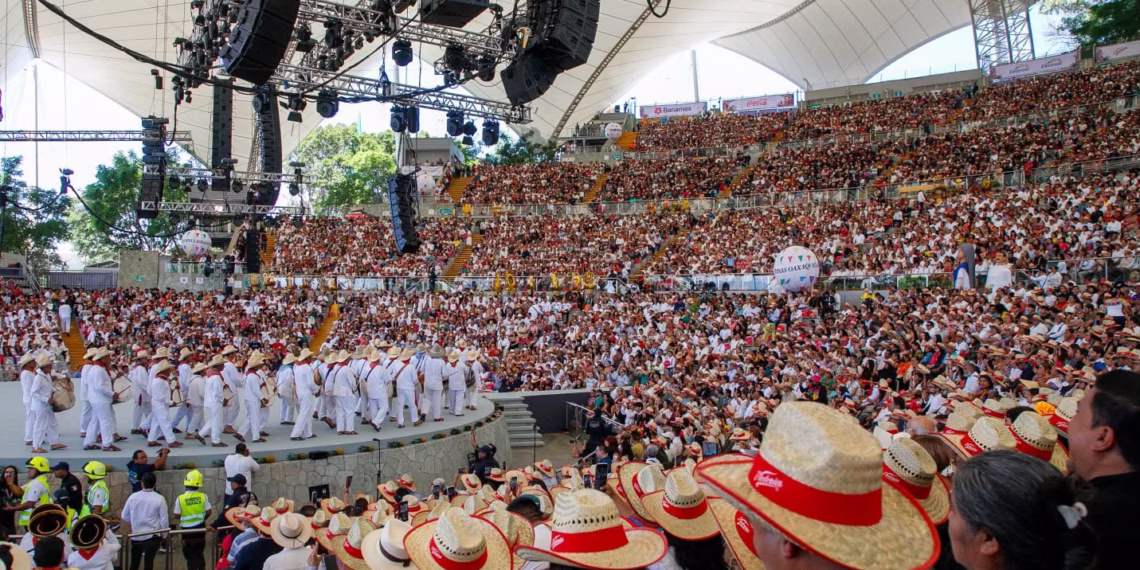 Arranca con éxito, júbilo y algarabía Primer Lunes del Cerro, la fiesta étnica más importante de Latinoamérica