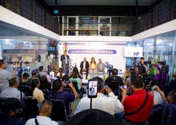 Fiscalía de Oaxaca detiene a dos personas investigadas por posible fraude mediante esquema de inversión; afectaciones superarían los 100 mdp