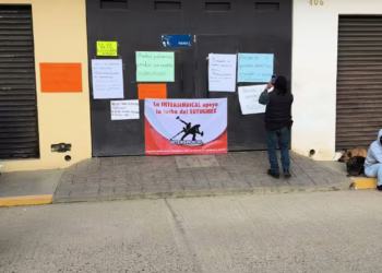 Continúa conflicto laboral en la UGMEX; trabajadores inician nueva semana de protestas.