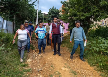 Ray Chagoya recorre Loma Rancho y Los Molinos para atender necesidades vecinales