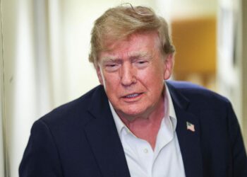 Trump toca nuevo mínimo de aprobación en encuestas; migración y guerra con Irán, entre sus principales problemas