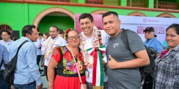 Cumple Gobernador de Oaxaca con rehabilitación de carretera de Santa María Ecatepec