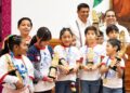 Reconoce Gobierno estatal a niñas y niños que pusieron en alto a Oaxaca en concurso internacional de aritmética