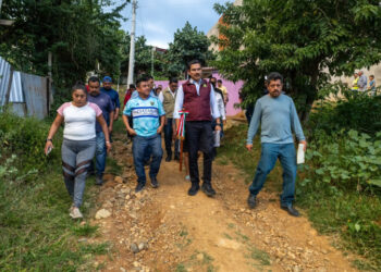 Ray Chagoya recorre los barrios Loma Rancho y Los Molinos para atender necesidades vecinales